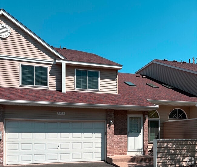 Building Photo - 1119 Pecks Woods Dr
