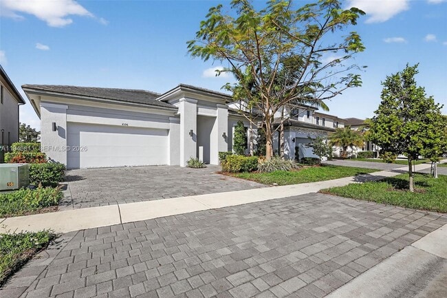 Foto del edificio - 4398 SW 173rd Ave