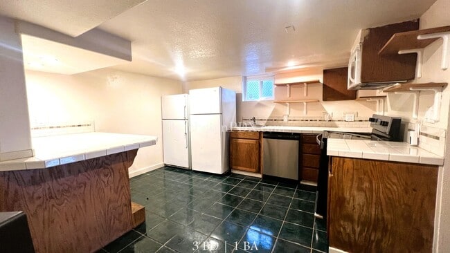 Large 2 Bed / 1 Bonus Room in the Brooklyn Neighborhood off SE Milwaukie Ave. - Large 2 Bed / 1 Bonus Room in the Brooklyn Neighborhood off SE Milwaukie Ave. House