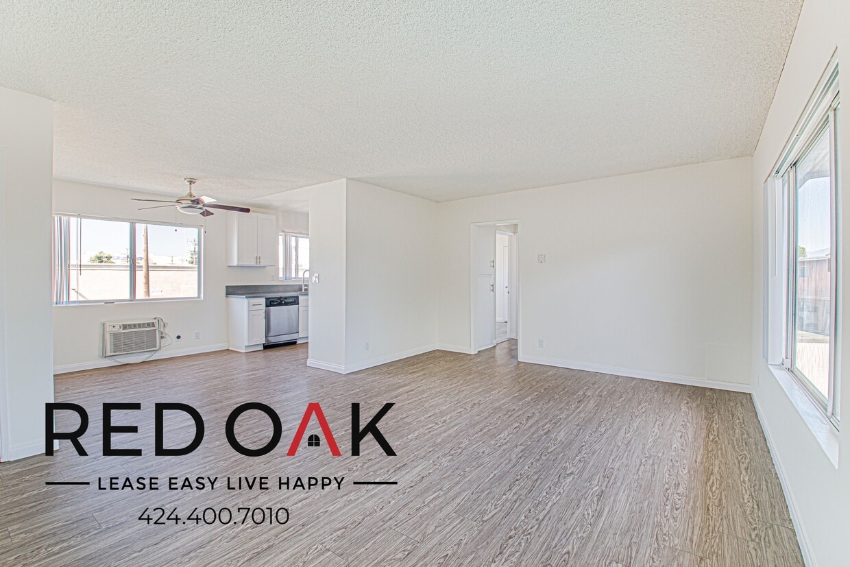Foto principal - 8123 Langdon Ave