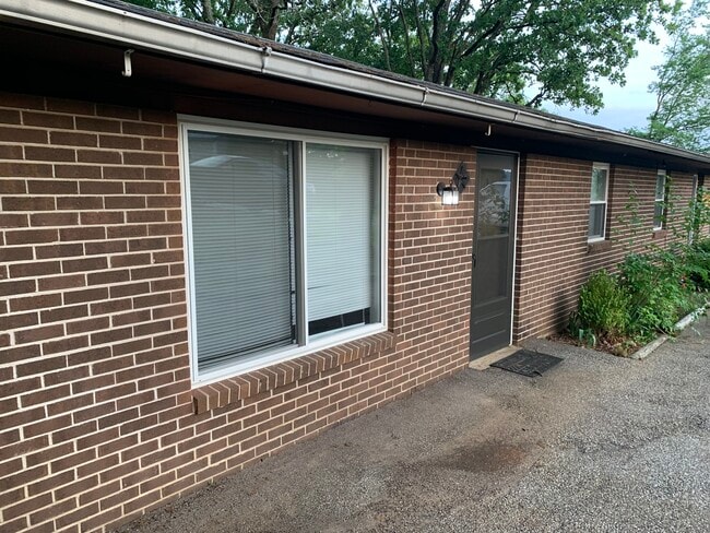 Building Photo - 5142 Old Lemay Ferry Rd