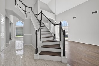 Building Photo - 17711 Shelby Oaks Cir