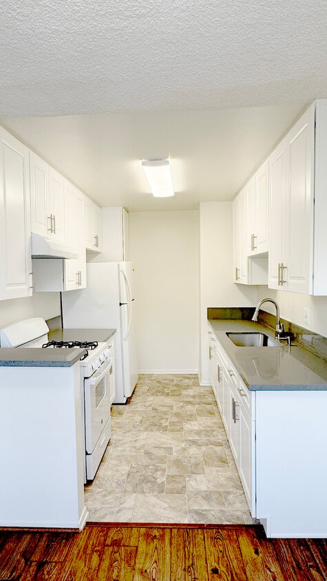 Photo - 701 S St Andrews Pl (Los Angeles, CA)