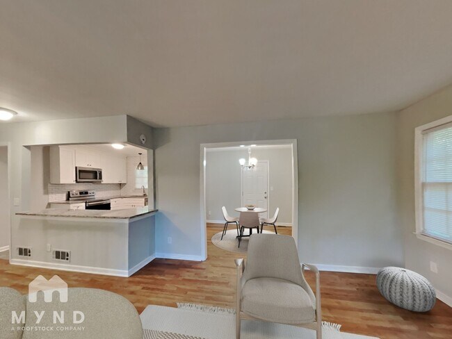 Foto del edificio - 6489 Lynn Dale Ln