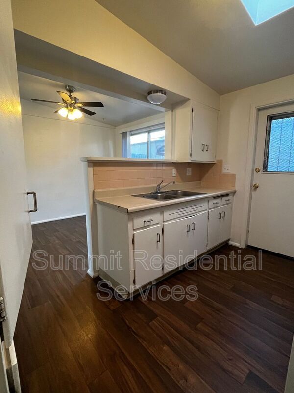 Building Photo - 1239 E Drachman St
