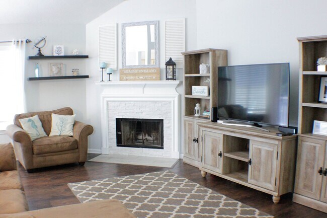 Foto del edificio - 7 Teakwood Dr