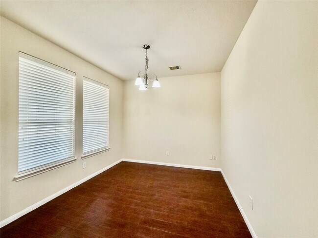 Foto del edificio - 25111 Hazel Ranch Dr