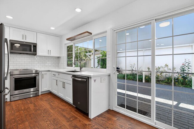 Building Photo - Sought After Mesa Verde Home