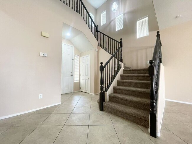 Building Photo - Southern Terrace Gem with Granite Kitchen ...