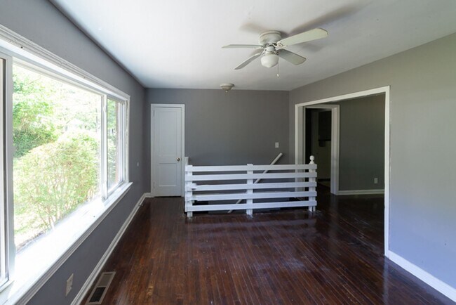Building Photo - Inviting 4-Bedroom Home with Modern Features
