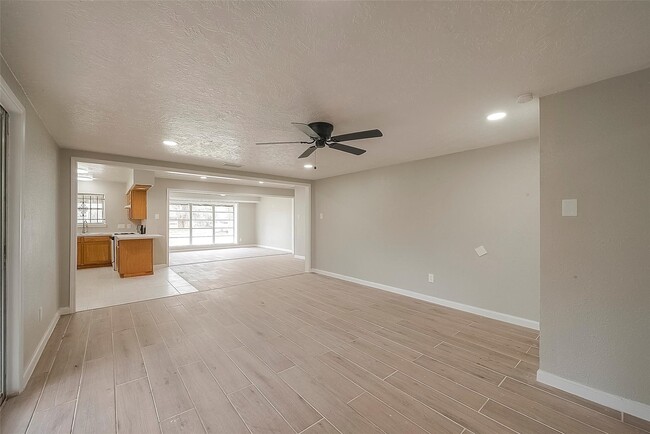 Foto del edificio - 5874 Reed Rd