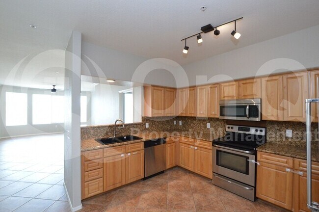 Building Photo - 425 W Rio Salado Pkwy