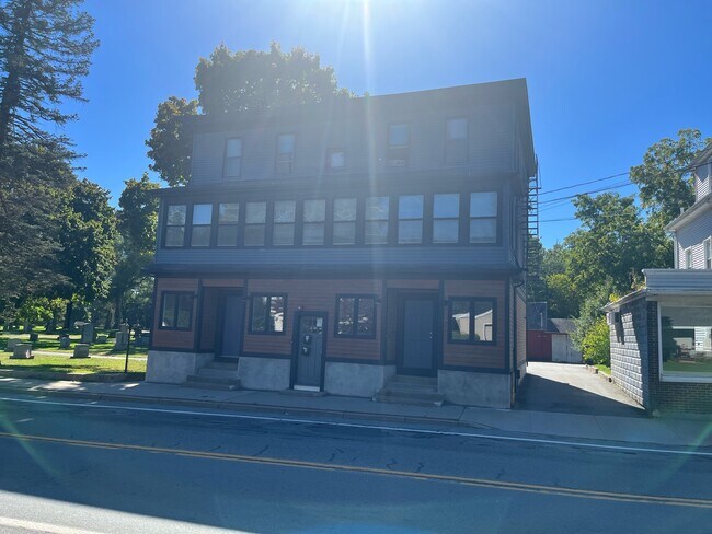 Building Photo - 910 Mendon Rd