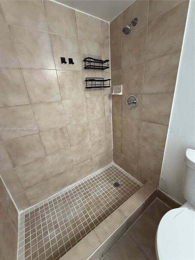 Foto del edificio - 11120 Royal Palm Blvd