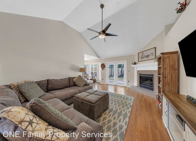 Building Photo - 4 br, 2 bath House - 4501 Parkwood SQ