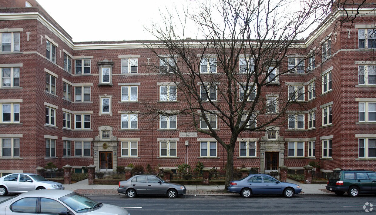 Foto del edificio - Plaza Court