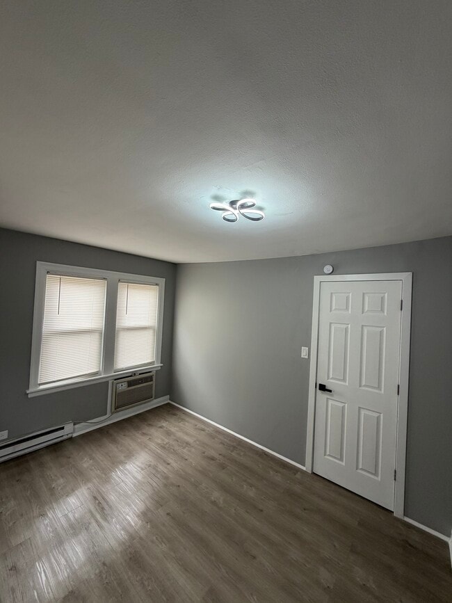 Building Photo - 7805 Central Ave