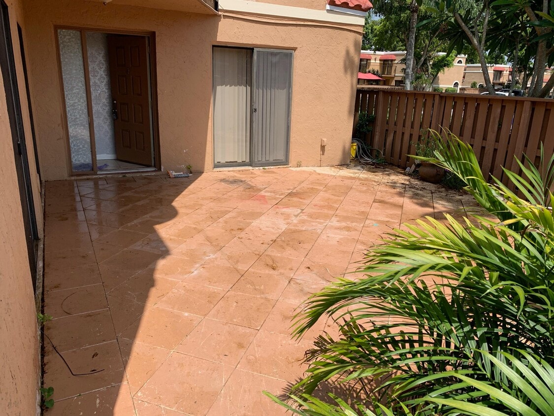 Foto principal - 8195 Thames Blvd