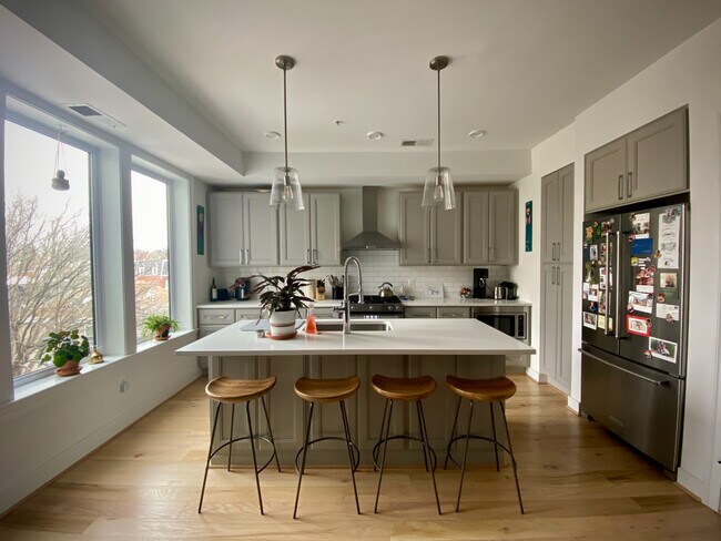 Building Photo - 811 Upshur St NW