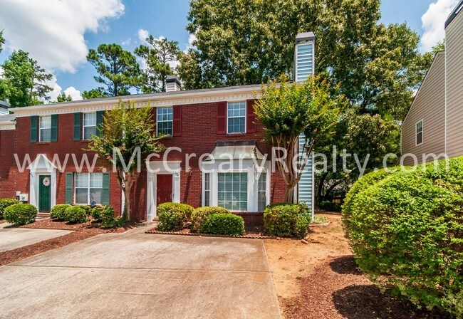 Building Photo - 684 Anderson Walk