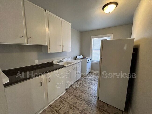 Foto del edificio - 217 W Grand St