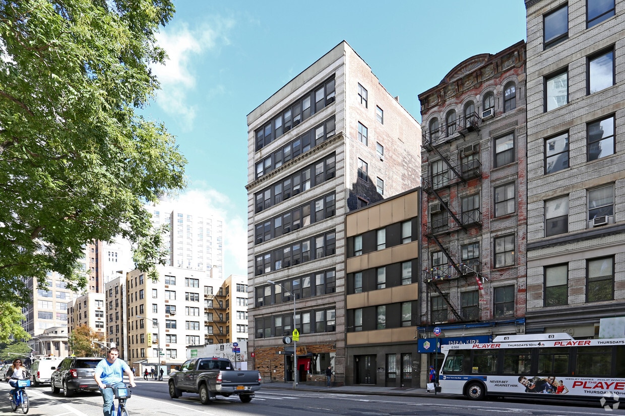 Primary Photo - 65 Fourth Ave