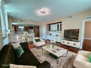 Building Photo - 300 S Biscayne Blvd