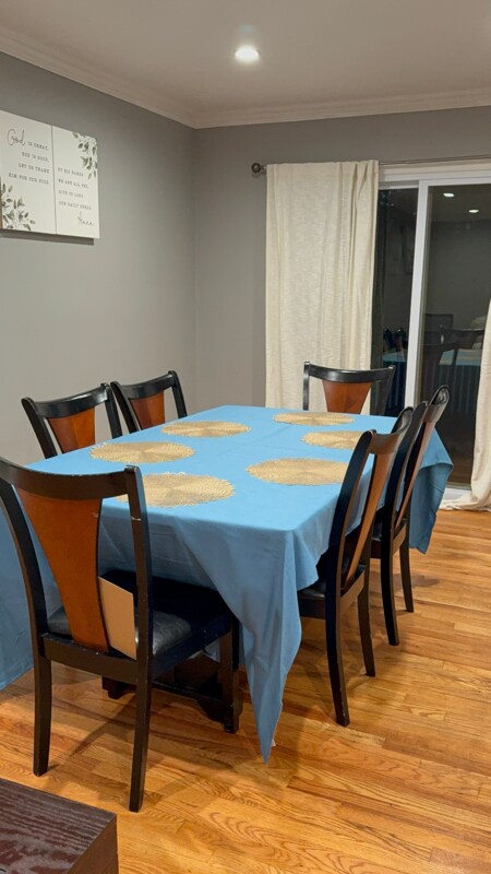 Foto del edificio - 797 Waksman Pl