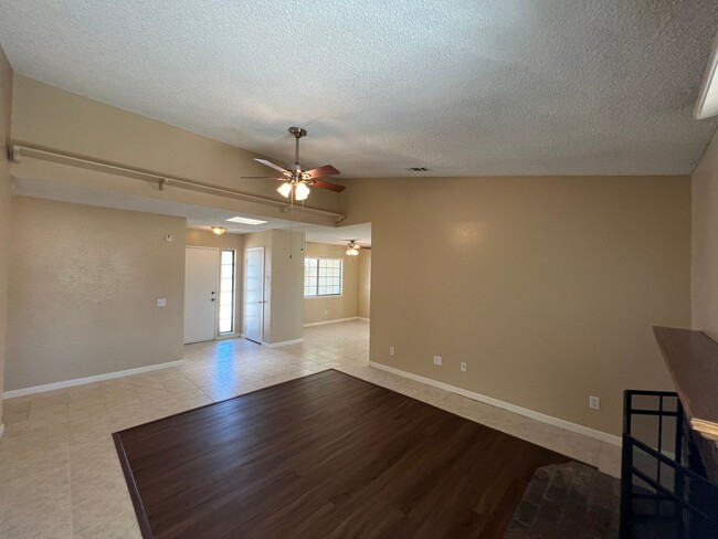 Foto del edificio - Centrally Located Home in Victorville