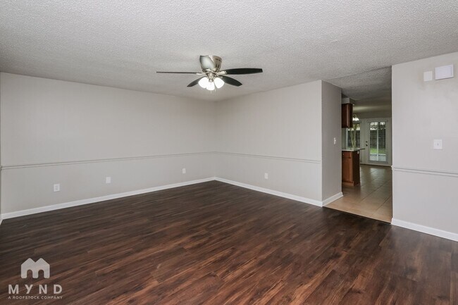 Foto del edificio - 16023 Eagle River Way