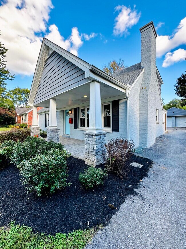 Building Photo - 564 Claymont Dr