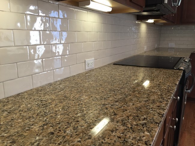 Foto del edificio - 656 Coleman Blvd