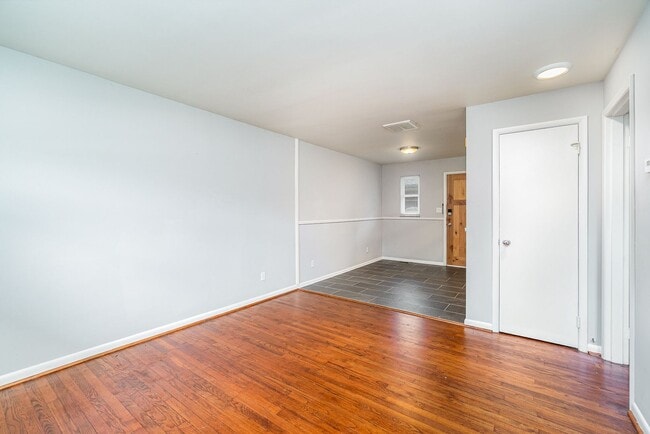 Building Photo - 7204 Longfield Dr