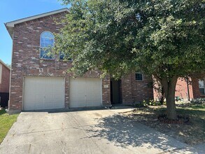 Building Photo - 1117 Acacia Dr