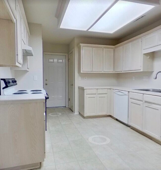 Foto del edificio - 2500 Clover Valley Ln