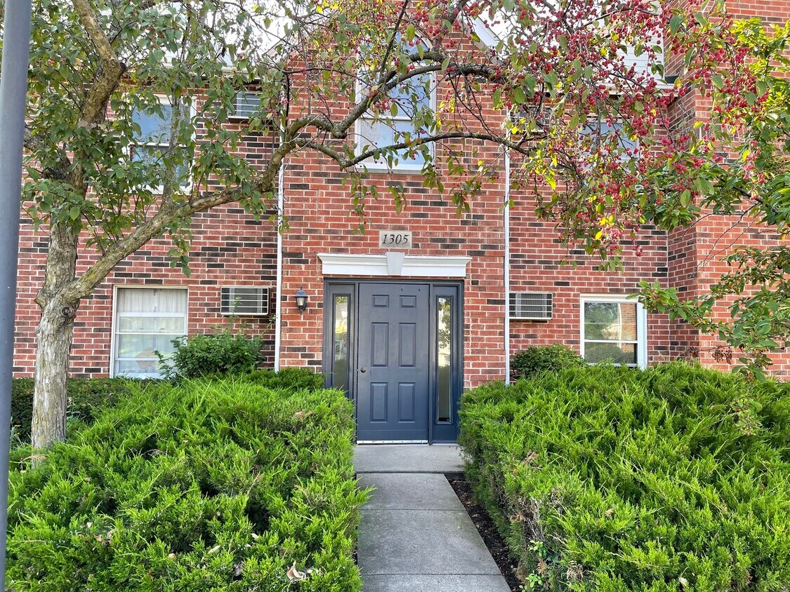Foto principal - 1305 Cunat Ct