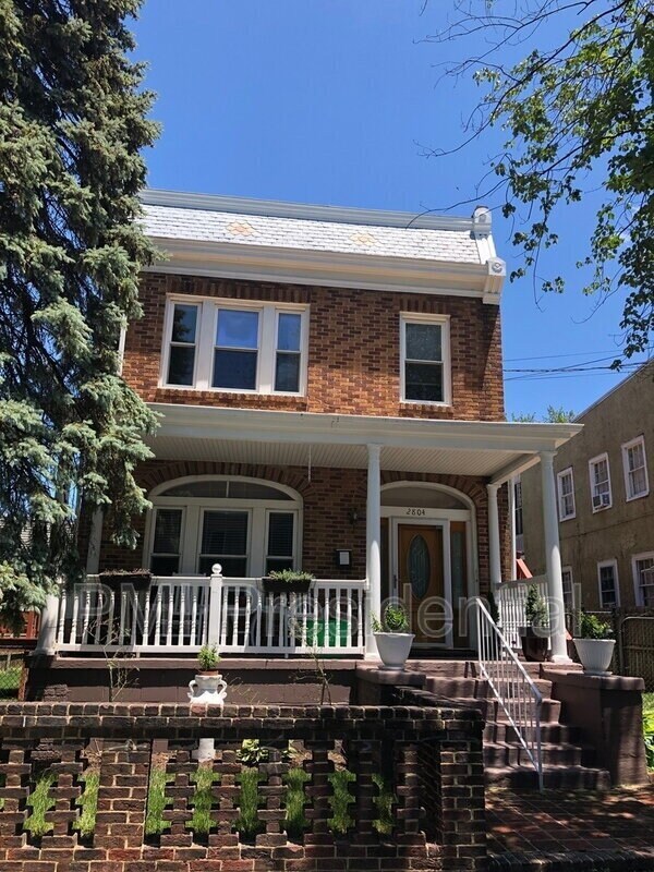 Building Photo - 2804 E Leigh St