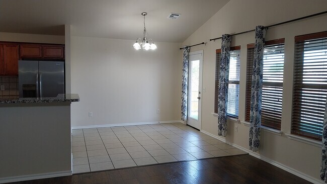 Foto del edificio - 18116 Viento Dr