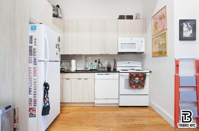 Foto del edificio - Putnam Avenue