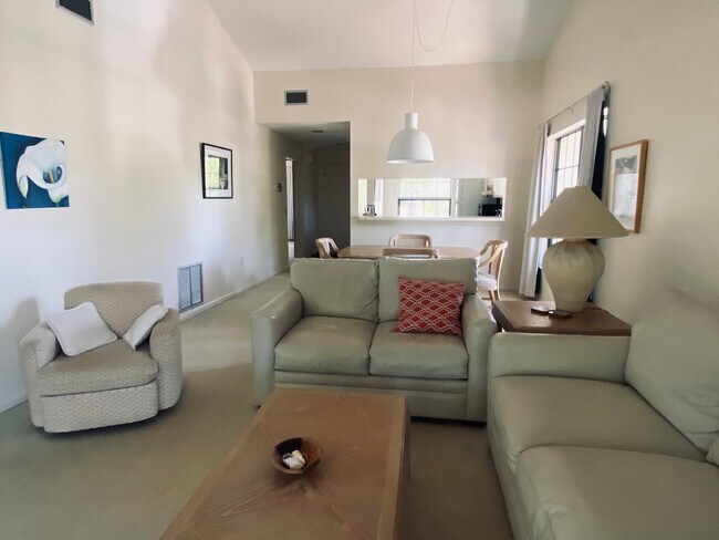 Foto del edificio - 4727 Winslow Beacon