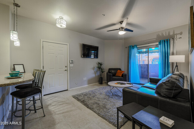 Foto del edificio - 14950 W Mountain View Blvd