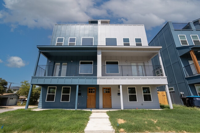 Building Photo - 3144 Wayside Ave