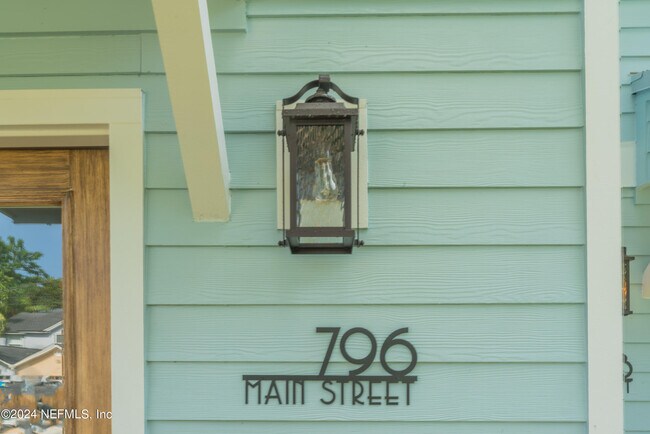 Foto del edificio - 796 Main St