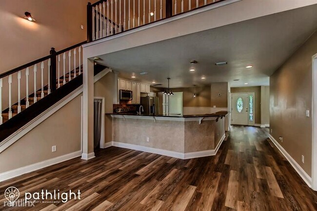 Building Photo - 5 br, 3 bath House - 22119 Weeks Boulevard