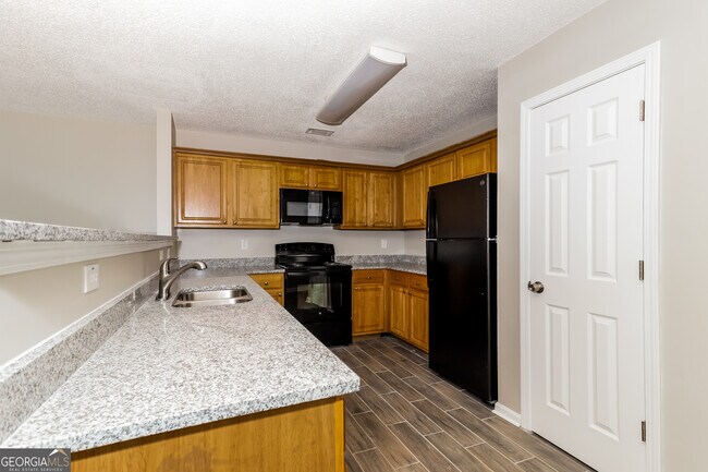 Foto del edificio - 5319 Creekview Way