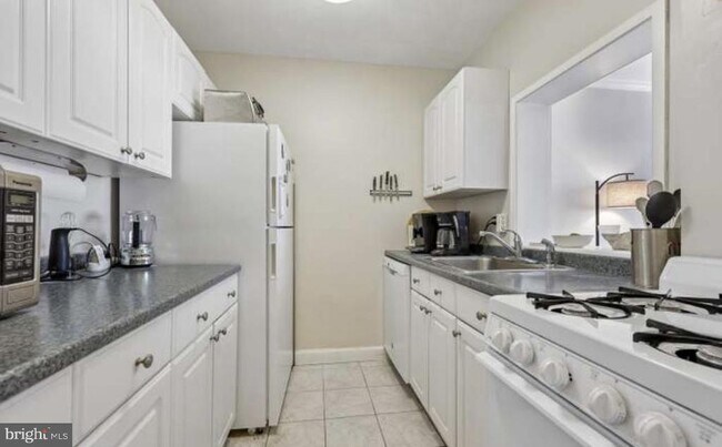 Foto del edificio - 1121 Arlington Blvd