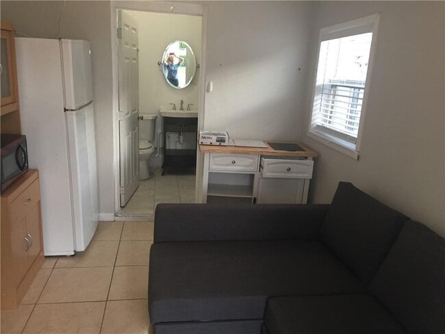 Foto del edificio - 340 NE 56th St