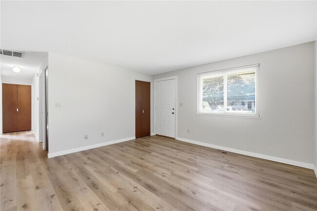 Foto del edificio - 6537 Highbury Rd
