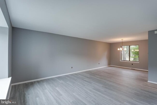 Building Photo - 128 Briar Ct