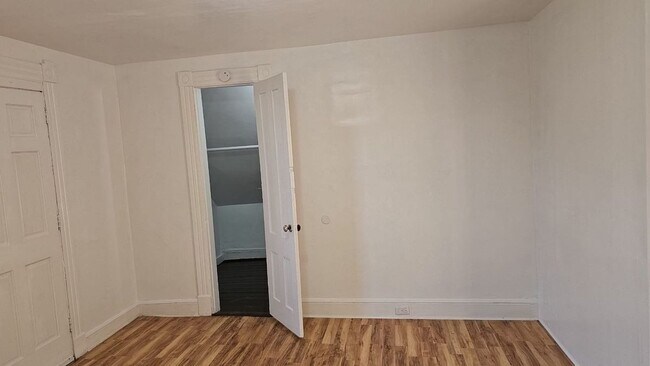 Building Photo - 320 Willow St